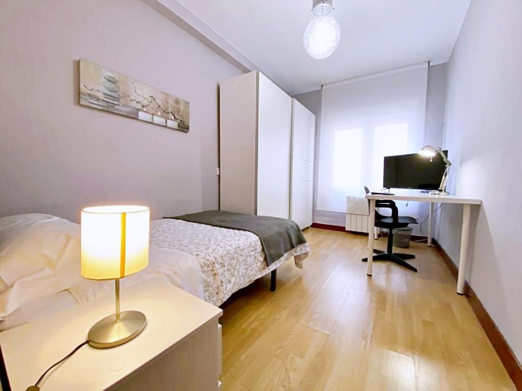 Apartamentos Milan 1 Wifi Y Parking Gratuito Oviede Extérieur photo